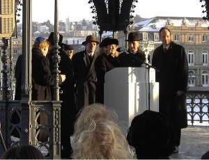 Hanukkah public ceremony Stuttgart with f.l.t.r. A. Lipinski, Cantor A. Mozes, B. Traub, PM G. Oettinger, Mayor Dr. W. Schuster